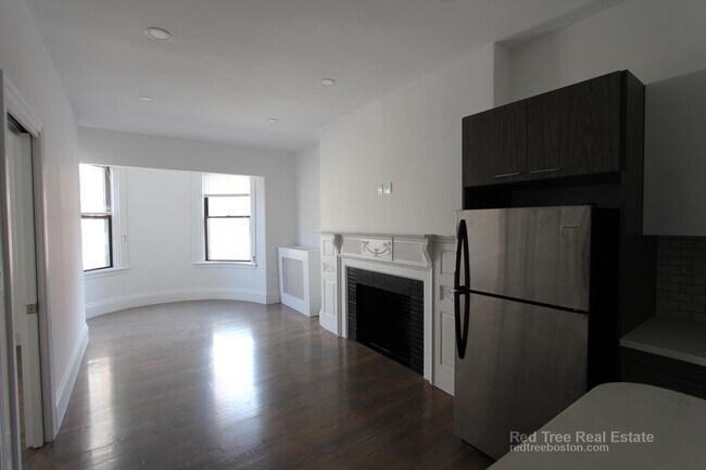 Building Photo - 503 Beacon St