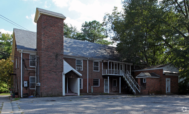 Building Photo - 1004 W Main St