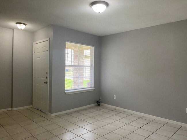 Photo - 1906 San Rafeal St, Fort Worth, TX 76134 Townhome