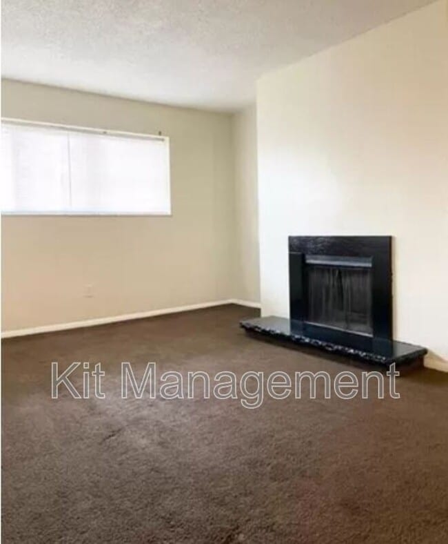 Building Photo - 6201 Garden Rd