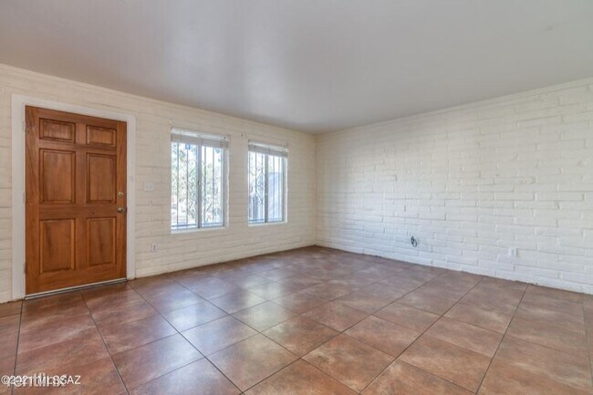 Building Photo - 2 br, 1 bath Condo - 6626 E Calle Paz