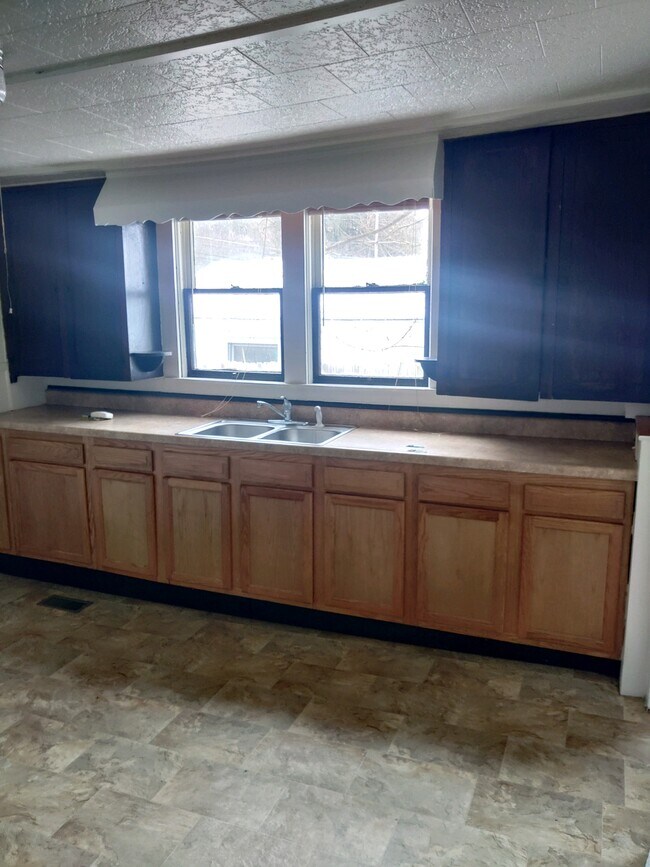 Kitchen - 4 Bailey Creek Rd