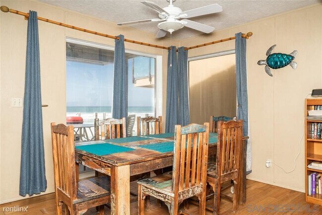 Building Photo - 3 br, 2 bath House - 1211 S Pacific St Apt B