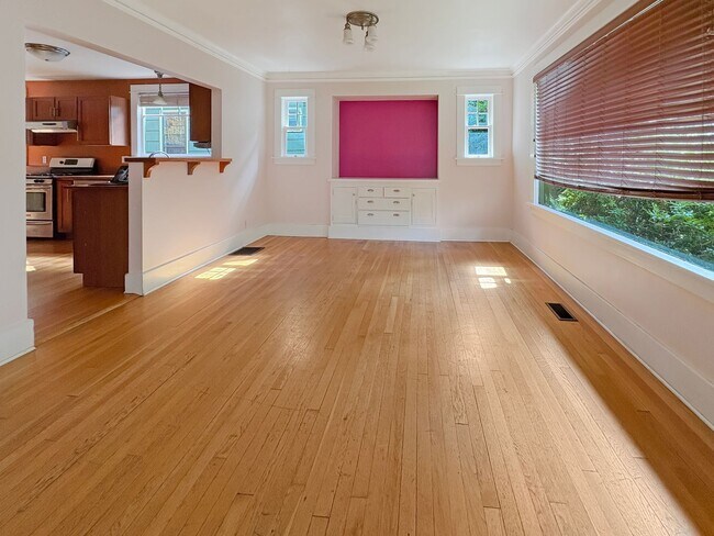 Foto del edificio - 4 bed 2 bath NE Portland home