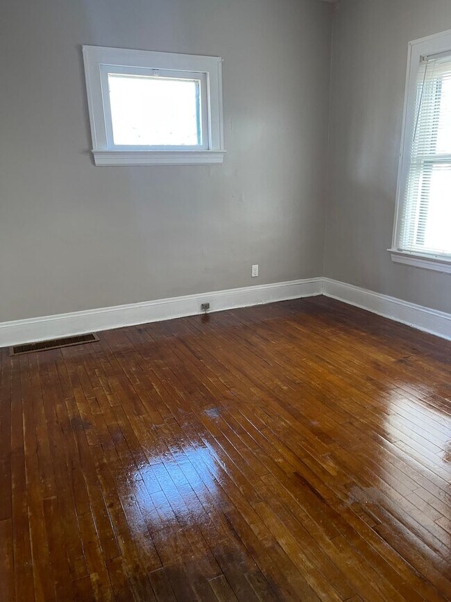 Foto del edificio - 3290 E 146th St