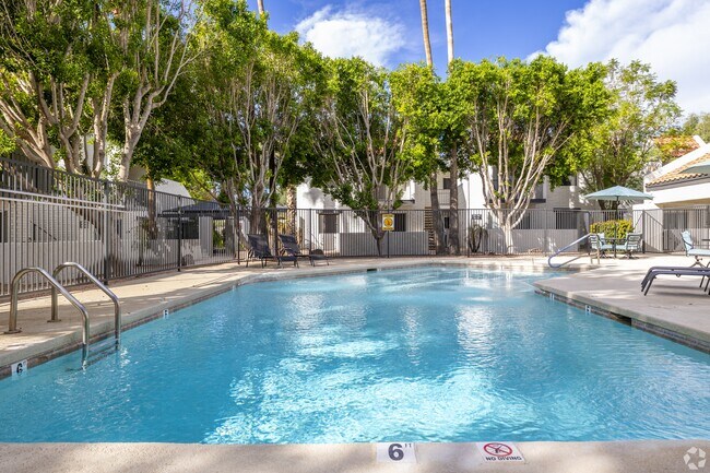 Foto del edificio - Fireside East Apartments