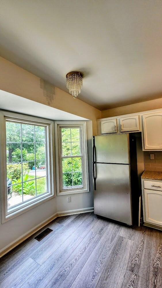 dining area/Kitchen - 5034 Laurel Bridge Dr SE