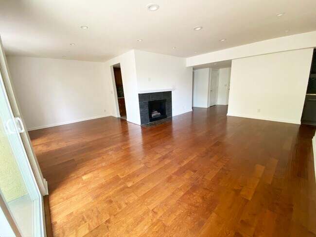 Foto del edificio - 1262 S Barrington Ave