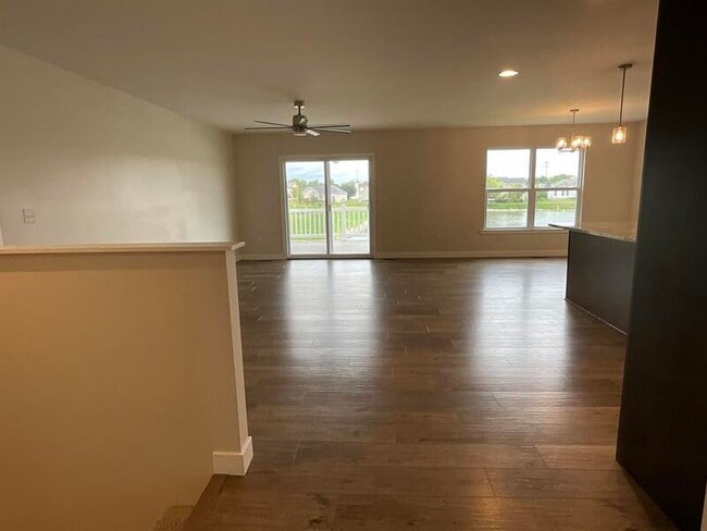 Building Photo - 808 Applewood Creek Dr