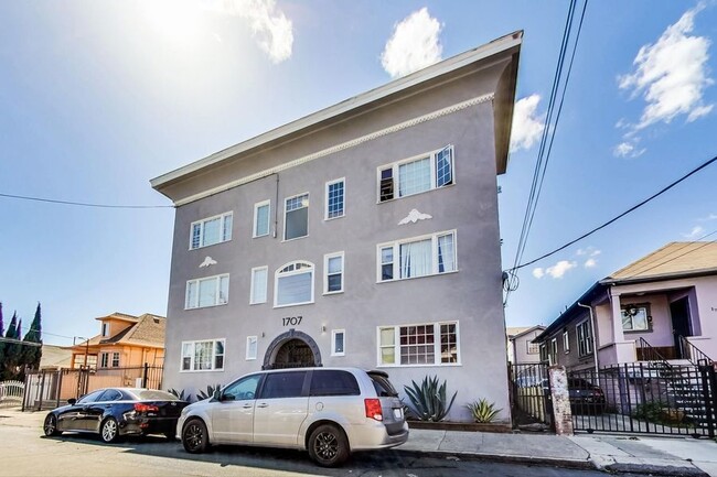 Foto del edificio - Updated Apartment near BART.