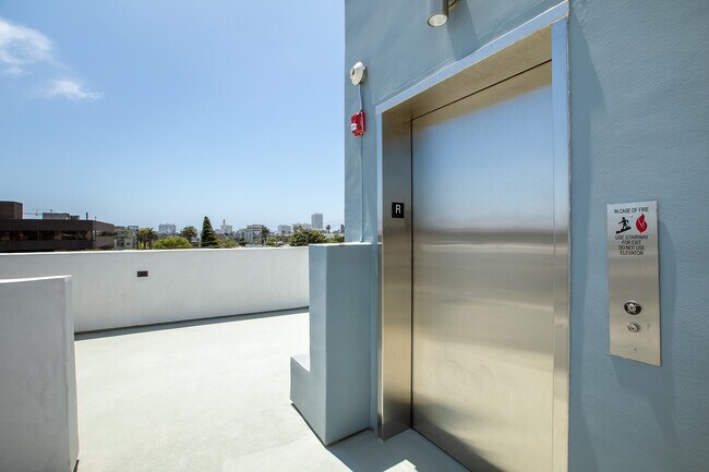Building Photo - 1444 11th St