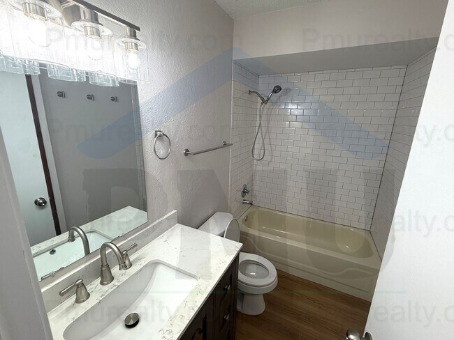 Building Photo - AVAILABLE NOW!!! Charming 3-bedroom, 1.5-bathroom house in Cedar Hill