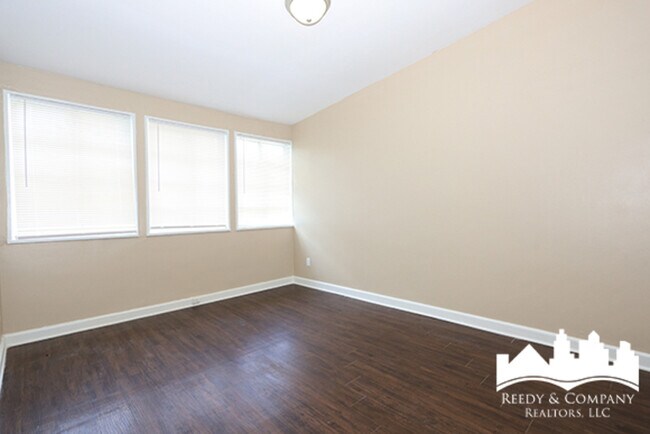 Foto del edificio - 1078 N Evergreen St