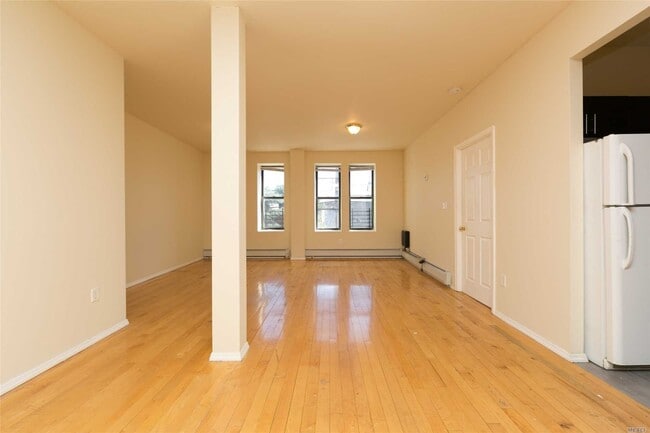 Foto del edificio - 1090 E 92nd St