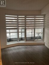 Building Photo - 50 Bruyeres Mews