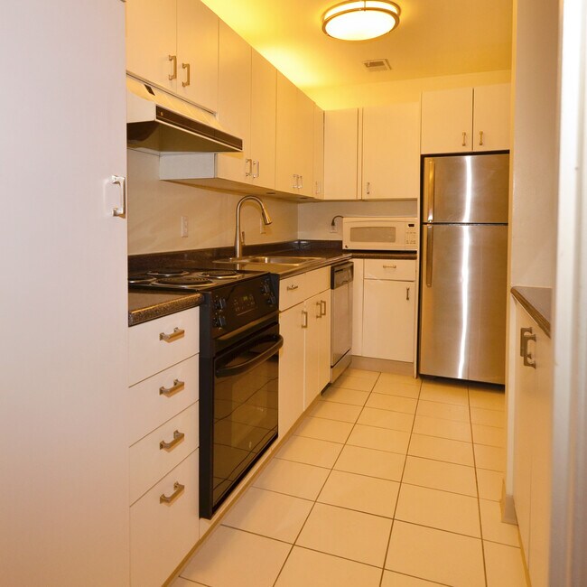 Building Photo - 331 Denniston St