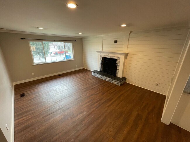 Foto del edificio - Now Available – Stylish 3-Bed, 2-Bath Home...