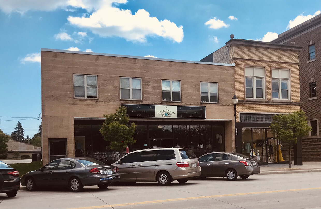 Front - 1021 N 8th St
