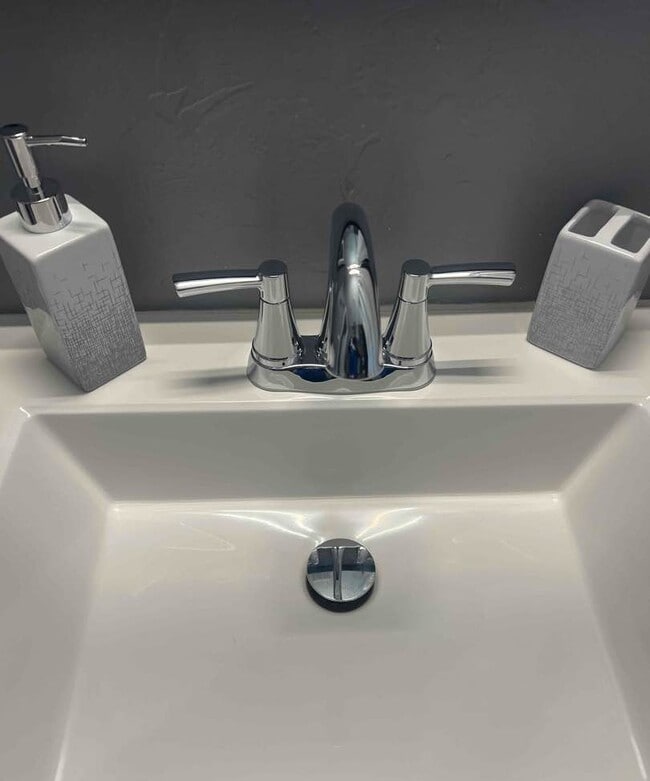 Foto del edificio - 1538 NE 42nd St