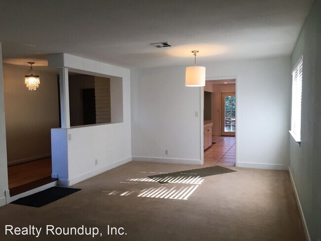 Building Photo - 3 br, 2 bath House - 3517 West Creek Dr