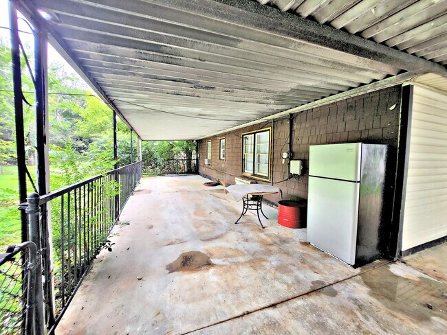 Building Photo - Decatur 3BR House