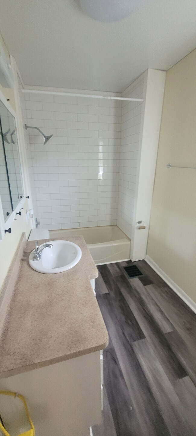 1329 E Brady St Unit 1329 A Upper, Milwaukee, WI 53202 Apartments in