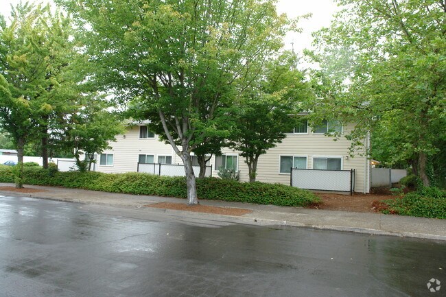 Foto del edificio - 1901-1983 Fairgrounds Rd NE