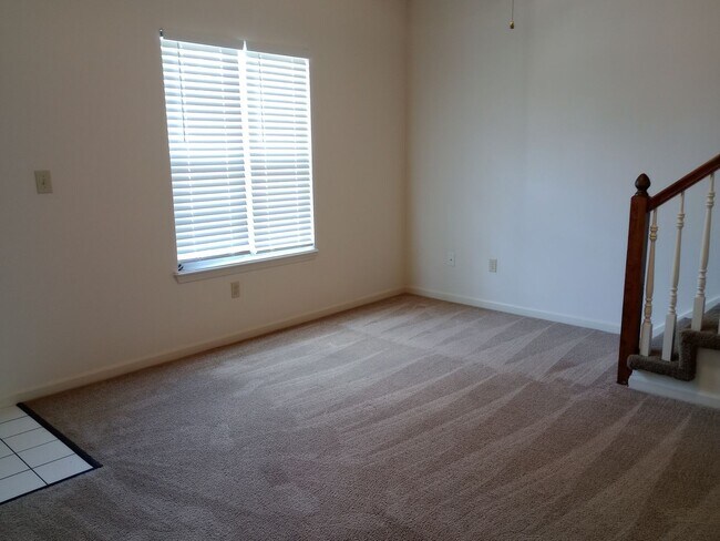 Foto del edificio - 210-210 Nikki Way