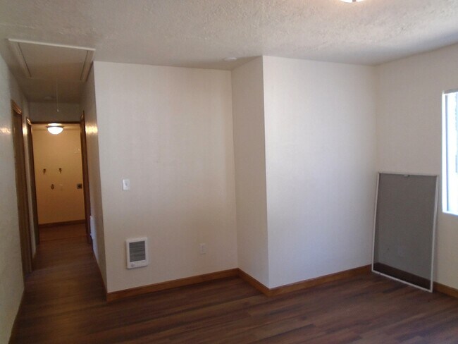 Building Photo - 368 SE Hazel St