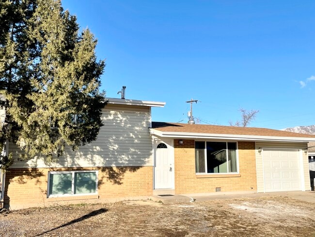 Building Photo - 564 W 5275 S