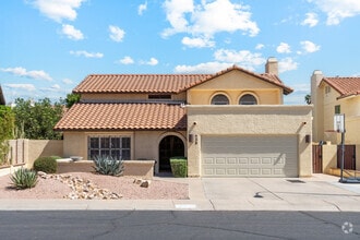 Building Photo - 438 E Larkspur Ln