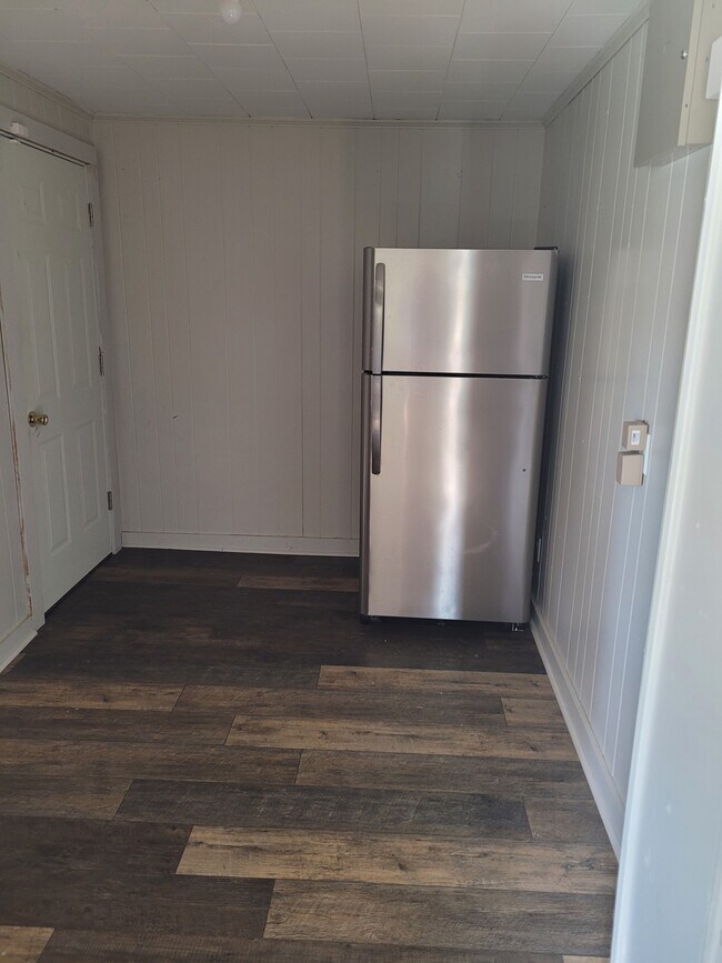 Building Photo - 109 N Suire St