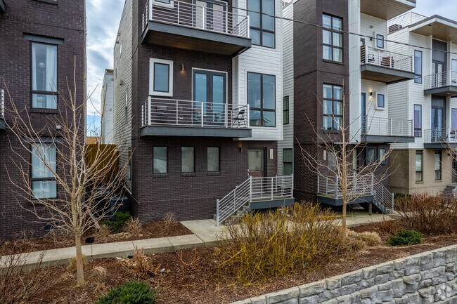 Entrada - 1105 Archer St