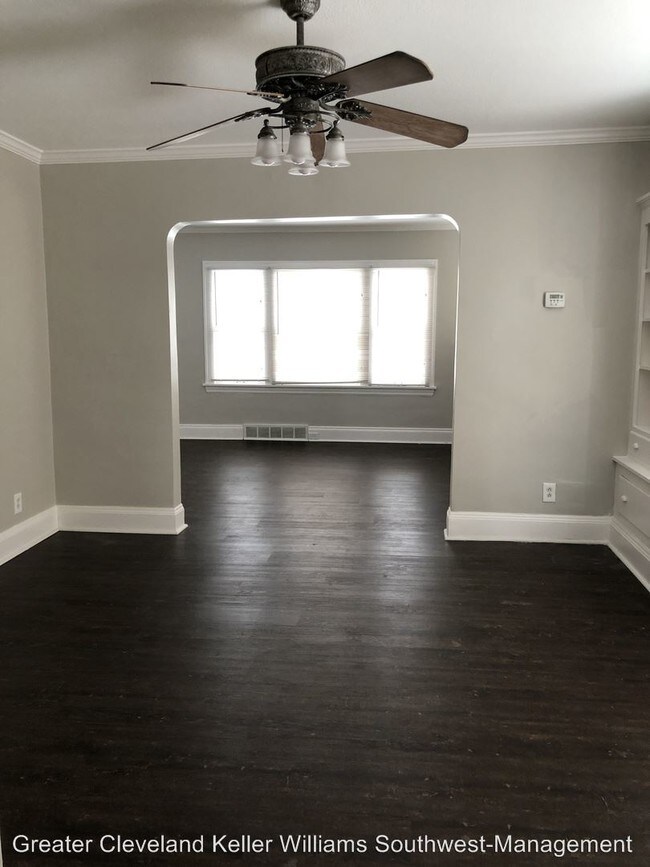 Building Photo - 2154 Carabel Ave