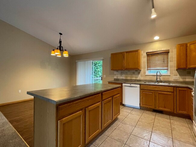 Building Photo - 6442 Urich Terrace