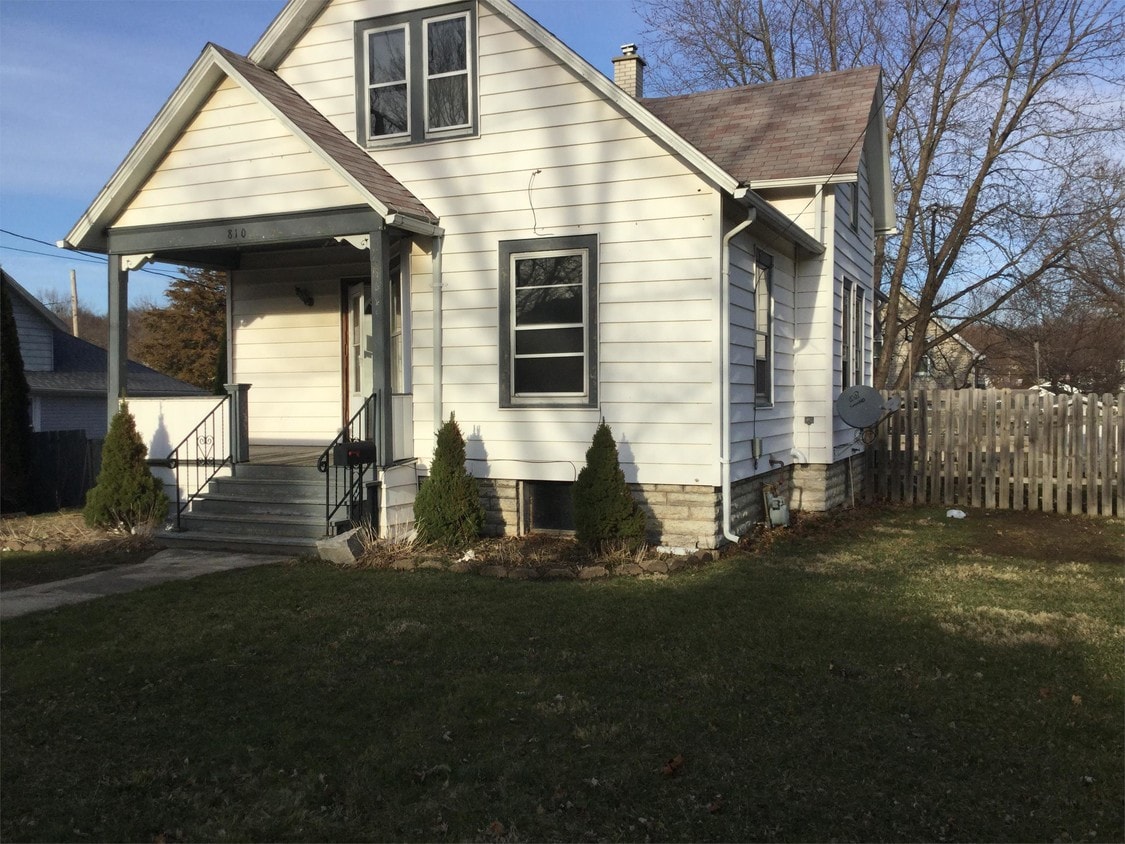 708 S Ottawa Ave, Dixon, IL 61021 House Rental in Dixon, IL