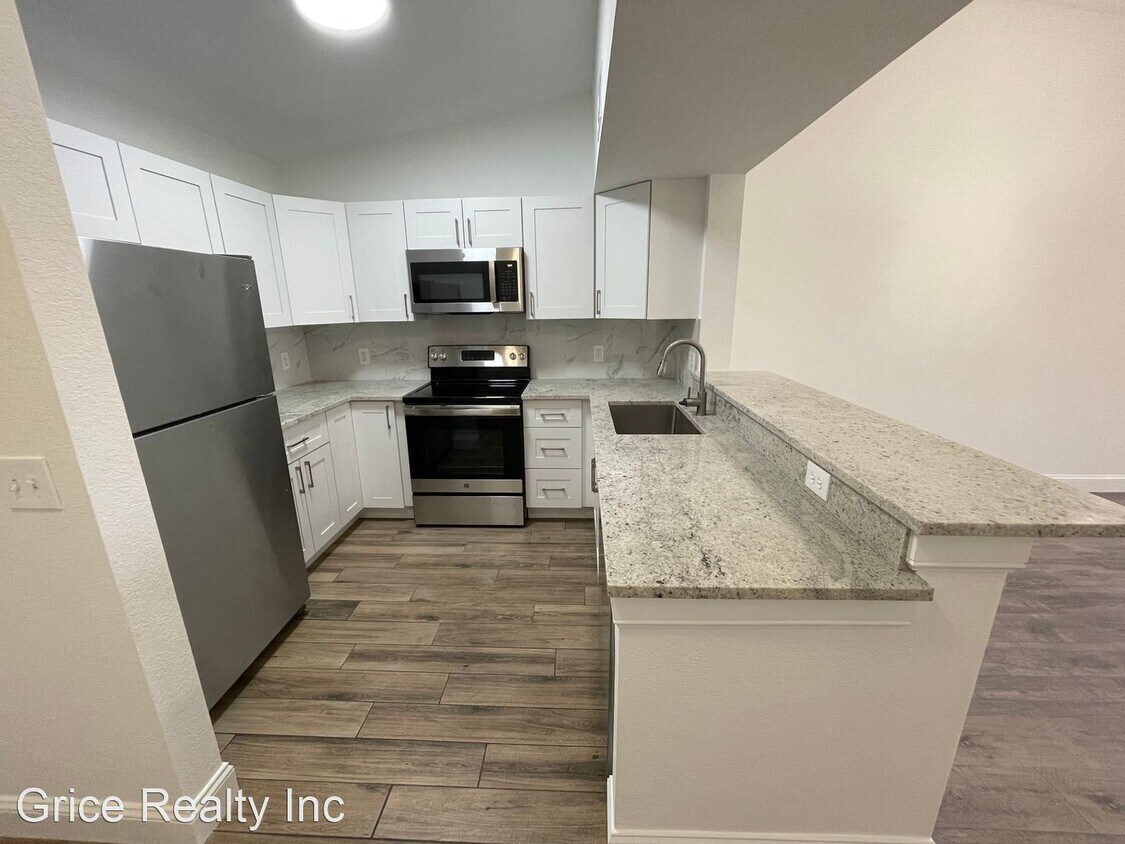 Primary Photo - 2 br, 1 bath House - 8284 Key Royal Cir #1333