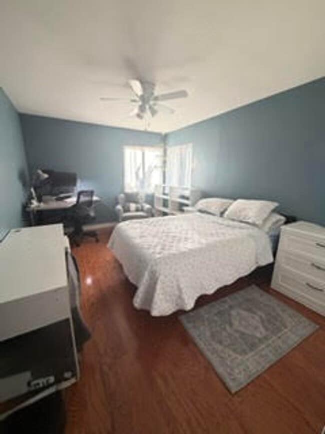 Building Photo - Spacious 3 Bedroom La Crescenta Home!