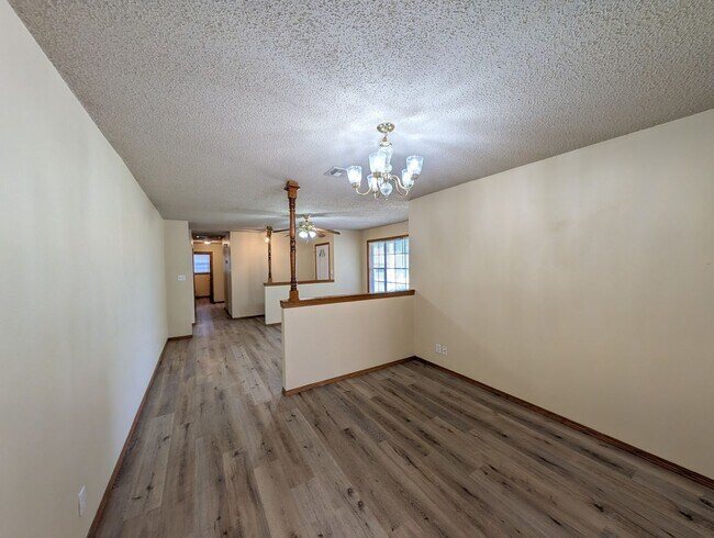 Building Photo - 9406 E 38th St