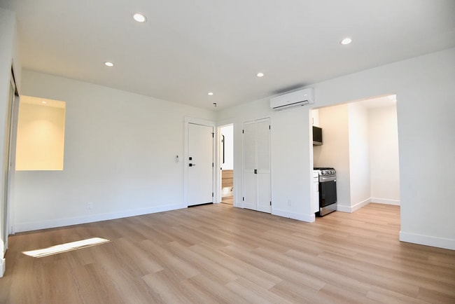 Foto del edificio - 7417 Herschel Ave