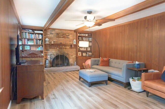 Foto del edificio - 4 Bed 2.5 Bath Home In VA Beach for Rent !