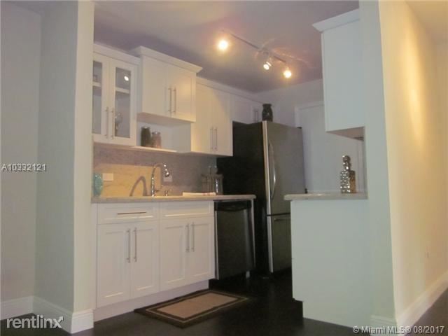 Foto del edificio - 6900 N Kendall Dr