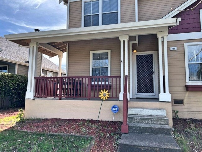 Building Photo - Modern 4 Bedroom 3 Bath Close to Marina Suisun City *Star Rentals