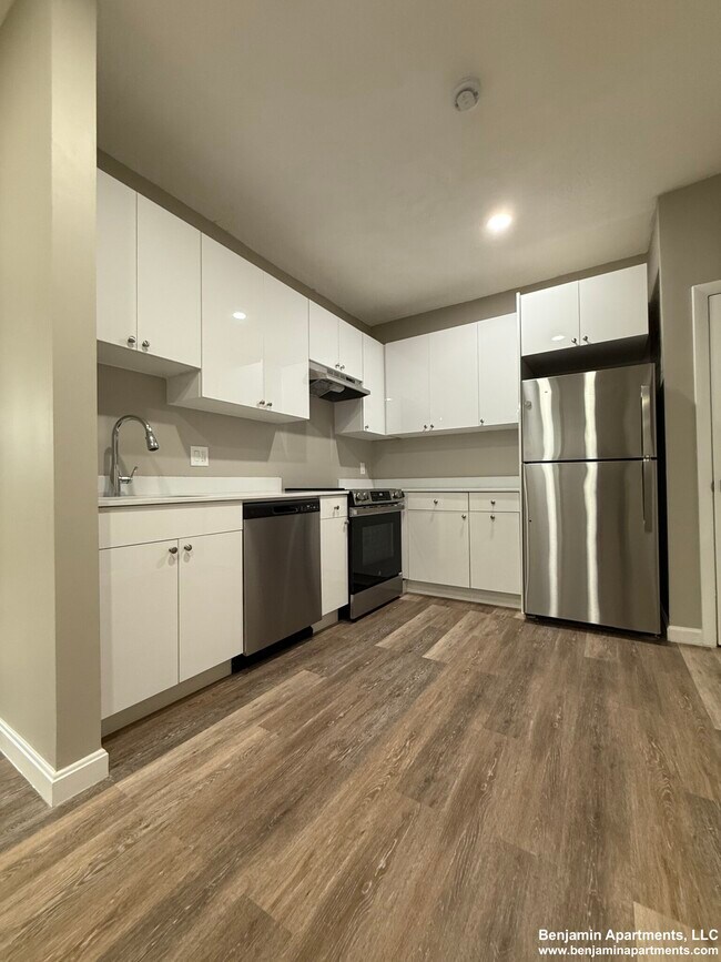 Building Photo - 50 Evergreen St