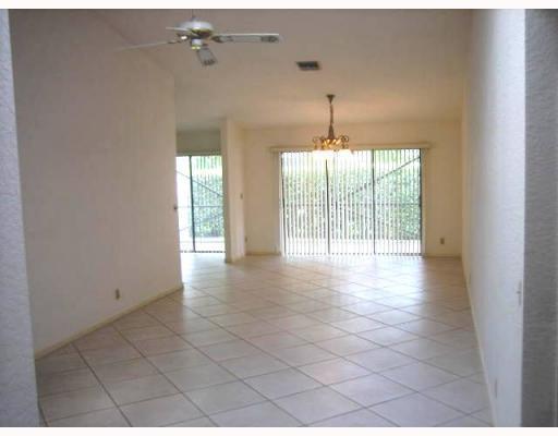 Foto del edificio - 7698 Solimar Cir