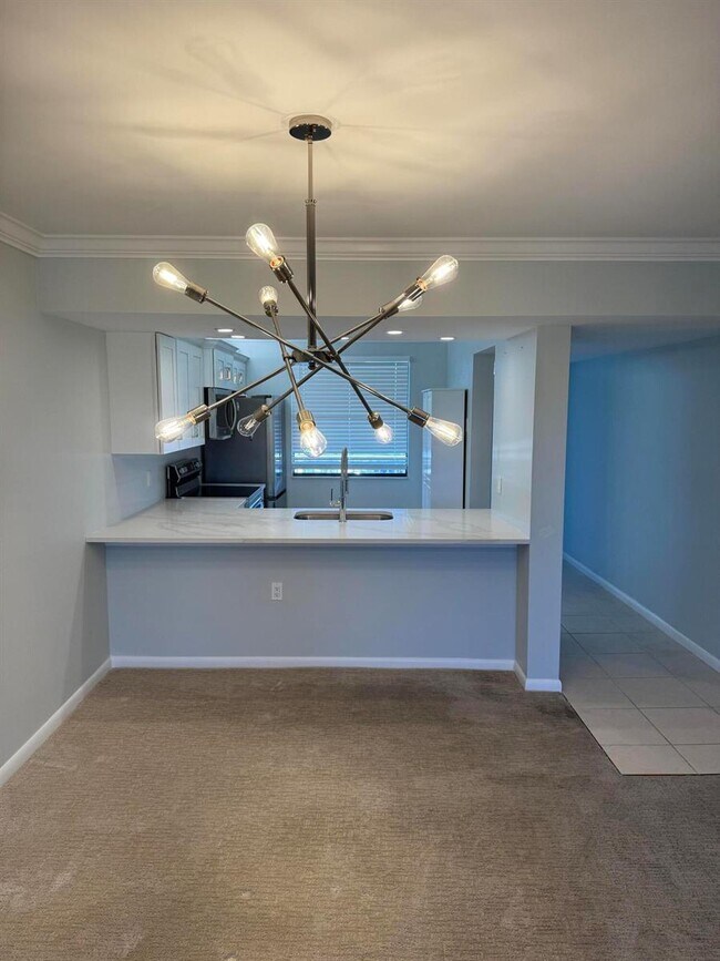 Foto del edificio - 3521 Village Blvd