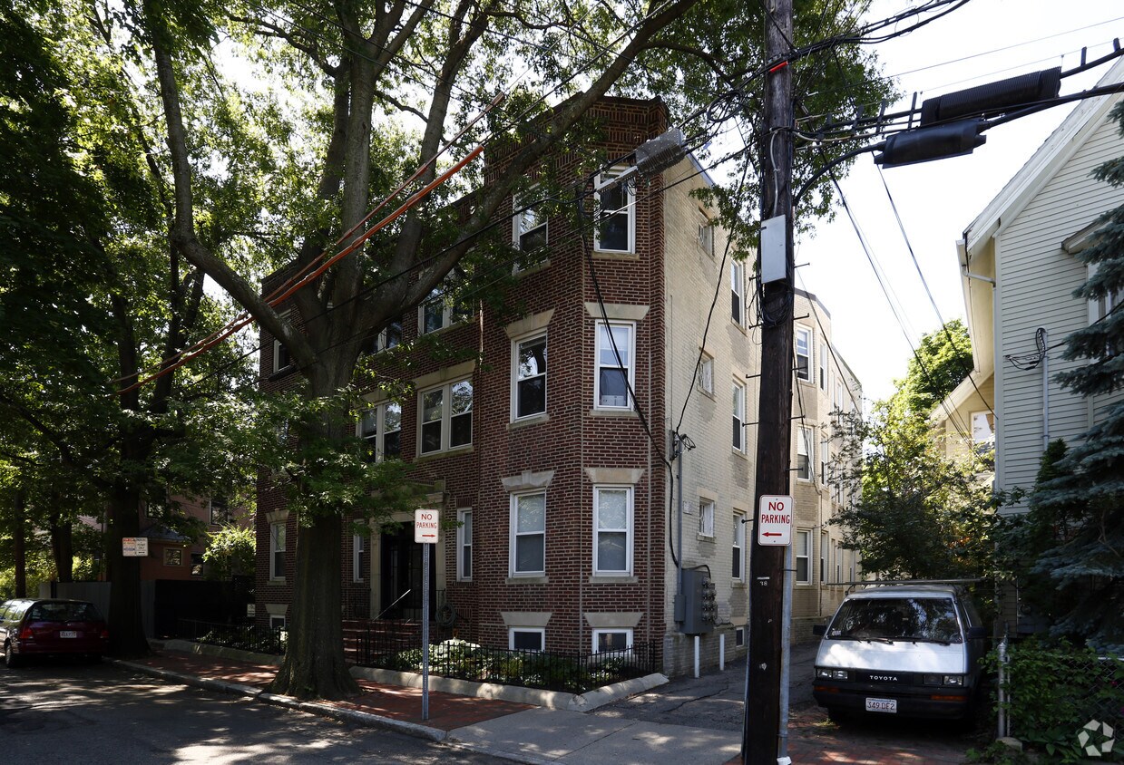 Primary Photo - 214 Chestnut St