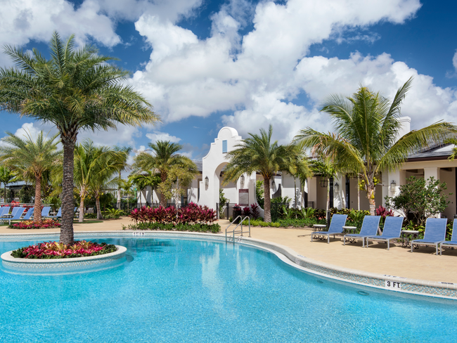 Resort Style Pool - The Point at Southern Blvd