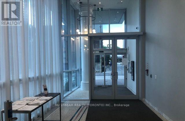 Building Photo - 33 Helendale Ave