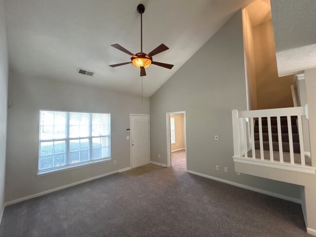 Foto del edificio - 6041 Cougar Ln
